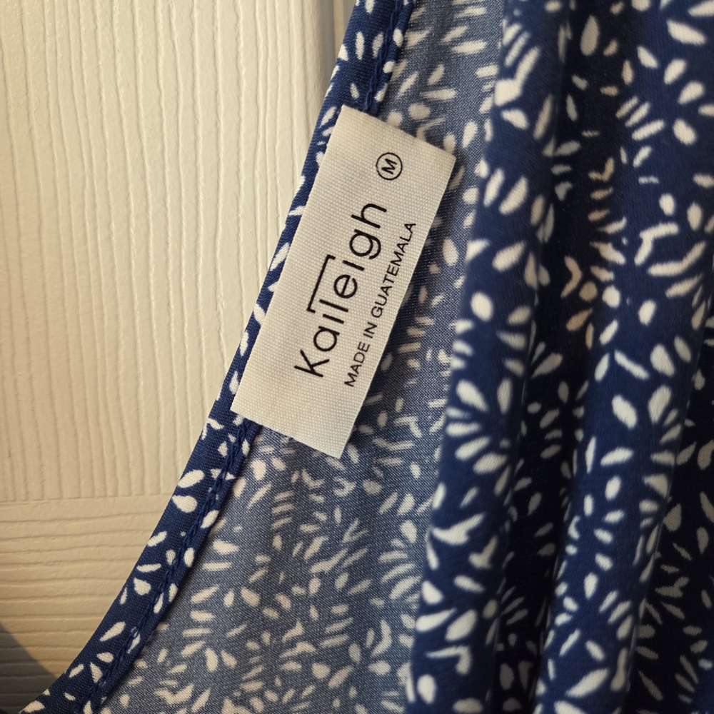 Kaileigh Navy Floral Mini Dress‎ - Picture 2 of 4